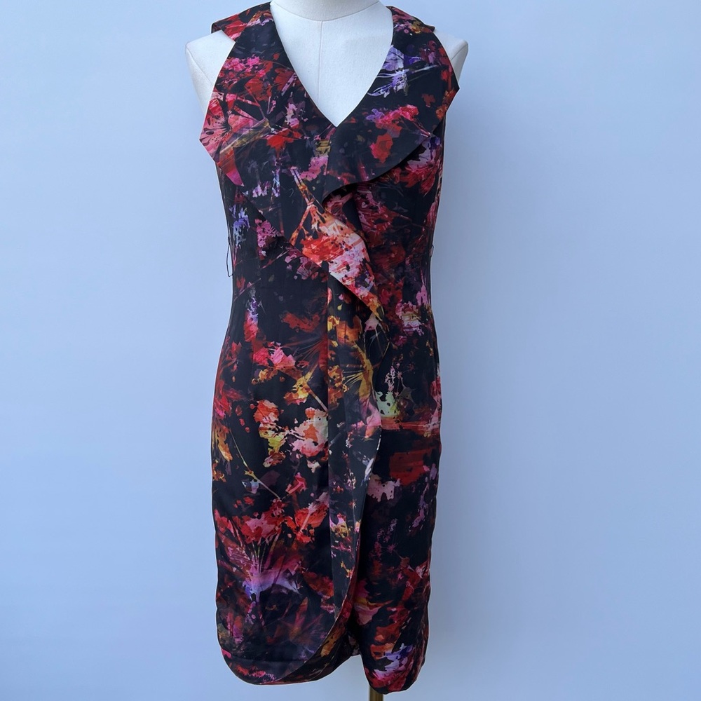 Karen Millen Modern Abstract Floral Ruffle Front V-Neck Slim Fit Party Dress - Picture 13 of 16